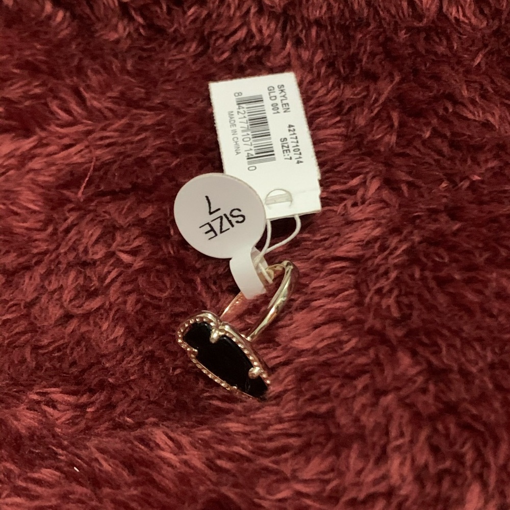 NWT Kendra Scott Arrowhead ring size 7 BLACK